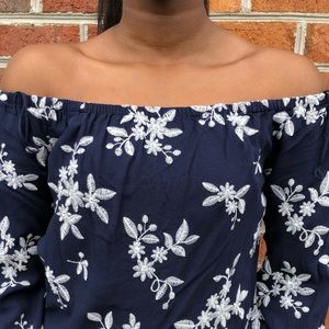 Long-Sleeve floral off the shoulder Top